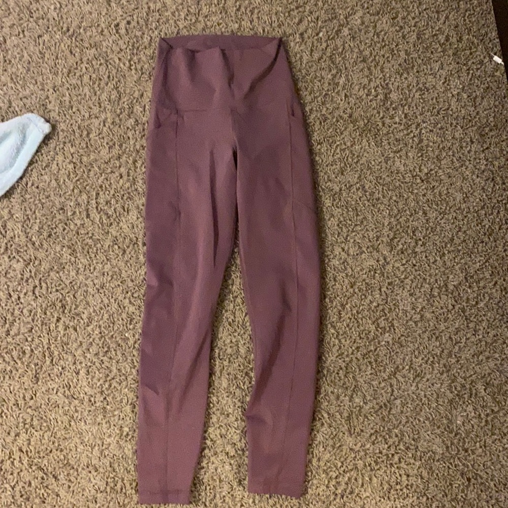 Purple leggings with side pockets